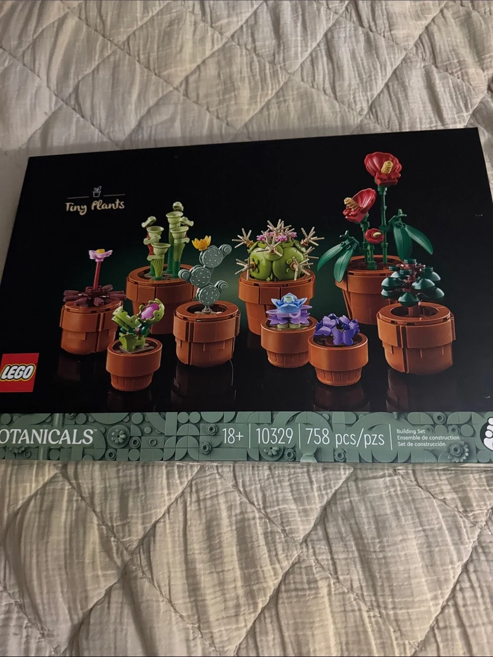 Lego Tiny Plants Set with Brown Pots and Green Foliage, Red & Purple Blooms